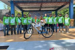 PT Timah - Pemkab Belitung bersihkan sampah di wisata pantai
