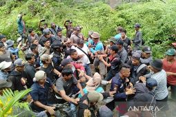 Aparat diminta hentikan perusahaan jarah sawit petani di Mukomuko