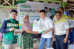 Wujud Rasa Syukur, Adaro Berbagi ke Warga Kadaman Desa Kapar
