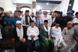 Anies Baswedan silaturahim ke Jam'iyyah Thoriqoh Sathoriyyah di Surabaya
