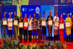 Pj Bupati Tapteng terima penghargaan sertifikat Eliminasi Malaria tingkat nasional