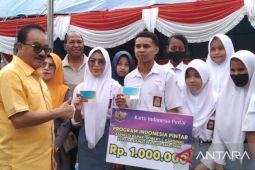 DPR RI salurkan bantuan PIP kepada 41.930 siswa di PBD