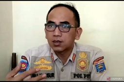 Satpol PP Metro ingatkan larangan bermain skuter listrik di Taman Merdeka