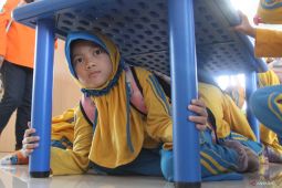 Simulasi kesiagaan bencana gempa di Paud Malang