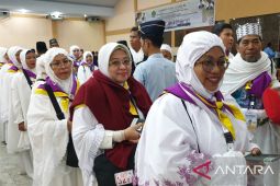 Sebanyak 359 calon haji  Kloter 23 Embarkasi Medan berangkat ke Jeddah