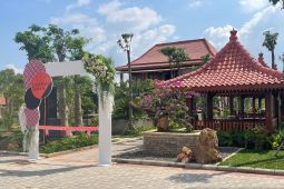 Lamban Sabah Resto hadirkan makanan Gulai Taboh dan nuansa persawahan