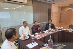 Bupati Mukomuko targetkan pembangunan jaringan listrik tuntas 2023