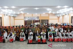 20 calon haji Kloter 24 Embarkasi Medan berangkat ke Jeddah