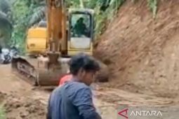 Pemkab Cianjur targetkan perbaikan jalan tuntas akhir 2023