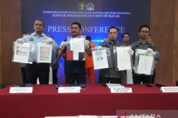 Diduga menyalahi dokumen, imigrasi Blitar tahan tiga WNA