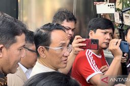 KPK memeriksa Andi Arief terkait dugaan aliran dana ke Musda Demokrat