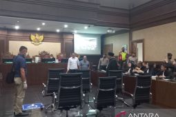 Lukas Enembe  didakwa terima suap dan gratifikasi senilai Rp46,8 miliar