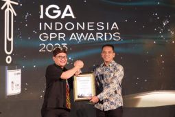 Dirut PLN dianugerahi sebagai pemimpin terpopuler media online 2023