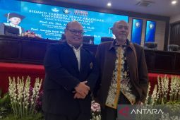 UB Malang kukuhkan dua profesor bidang ilmu berbeda