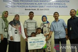 BPJAMSOSTEK Aceh serahkan santunan kematian pegawai Rp226 juta