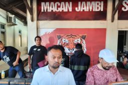 Polisi tangkap tersangka penyeret anjing yang viral di medsos