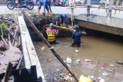 PUPR Depok akan pasang jaring penahan sampah cegah luapan Kali Licin