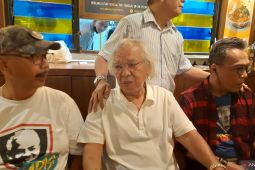 Panda Nababan menilai kedekatan Jokowi ke Prabowo hanya basa-basi