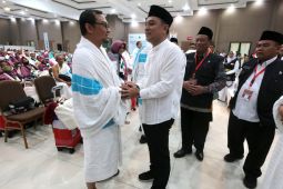 Cak Eri titip doa kepada JCH untuk keselamatan Surabaya