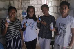 Menyaksikan dari dekat pembuatan minyak kelapa murni masyarakat pesisir NTT