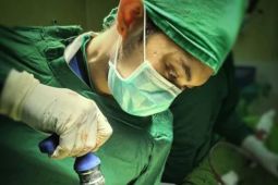 RSUD Abdul Aziz Singkawang lakukan operasi tulang belakang perdana