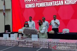 Lihat, ini uang tunai Rp81,9 miliar sitaan dari Lukas Enembe