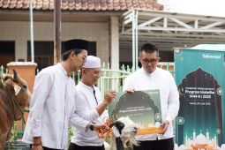 Telkomsel salurkan bantuan 720 hewan kurban