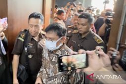 Johnny G Plate didakwa terima Rp17,8 miliar dari proyek BTS