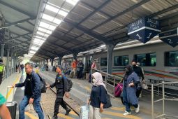 Jelang libur Idul Adha, penumpang padati stasiun di wilayah Daop Jember