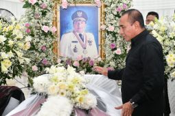 Gubernur Sumut: Rudolf Pardede  sosok pemimpin yang mencintai rakyat