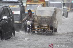 Pertemuan uap air dan IOD negatif picu hujan di barat Indonesia