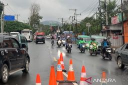 Volume kendaraan meningkat melintas jalur utama Cianjur