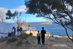 Ratusan wisatawan liburan ke Bukit Asah saat libur Idul Adha