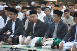 Ribuan jemaah padati Jalan Rahadi Usman Pontianak laksanakan shalat Idul Adha