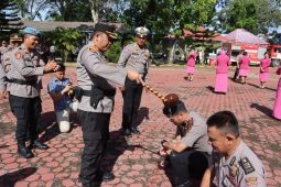 32 personel Polres Langkat  naik pangkat