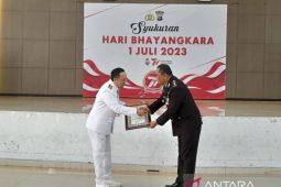 Pemkab Bangka Tengah hibahkan dua gedung untuk kepolisian