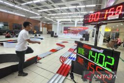 Ajang silaturahim dan kompetisi, puluhan tim ikuti balapan "Tamiya" di mal