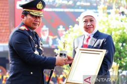 Gubernur Khofifah terima penghargaan "Tanhana Dharma Mangrva"