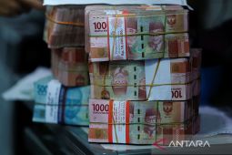 Rupiah awal pekan menguat setelah data inflasi inti AS menurun