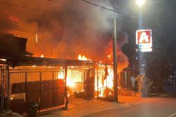 Si jago merah hanguskan tiga bangunan di Jakarta Barat
