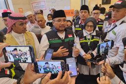 Jamaah haji dapat 10 liter air zamzam dan dibagikan di debarkasi