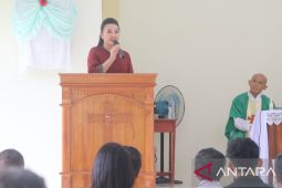 Karolin ajak Pemuda Gereja sosialisasikan pola hidup sehat