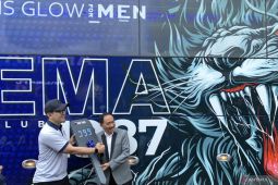 Gilang Widya Pramana hibahkan bus Jen99ala untuk skuad Arema FC