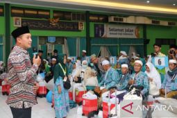Sebanyak 405 jamaah haji asal Sampang tiba di daerah asal
