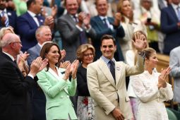 Federer pukau penonton Wimbledon dari kursi khusus kerajaan