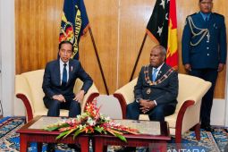 Jokowi dan Gubernur Jenderal Papua Nugini Bob Dadae bertemu di Government House