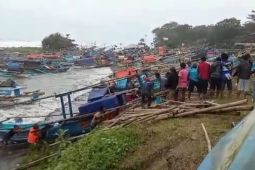 Satusan Polairud Tasikmalaya ingatkan nelayan tidak melaut saat cuaca buruk