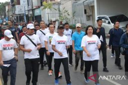 UBB turut semarakkan jalan sehat peringatan Hardiknas dan bulan merdeka belajar