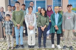 Lima Pelajar dari Karimun yang Lolos Program Kelas Beasiswa PT Timah Tbk di SMAN 1 Pemali Diberangkatkan ke Bangka Belitung, Ini Pesan Orang Tua