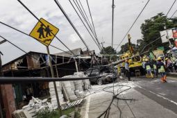 Kecelakaan mobil tabrak tiang listrik di Bogor